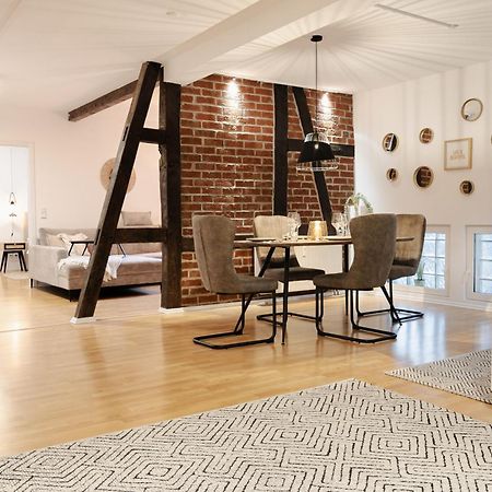 Jasta Homes Altstadt, Zentral, Ueberdachter Parkplatz, Netflix, Vollausstattung, Loft, Modern Und Komfort Hamelin Eksteriør bilde