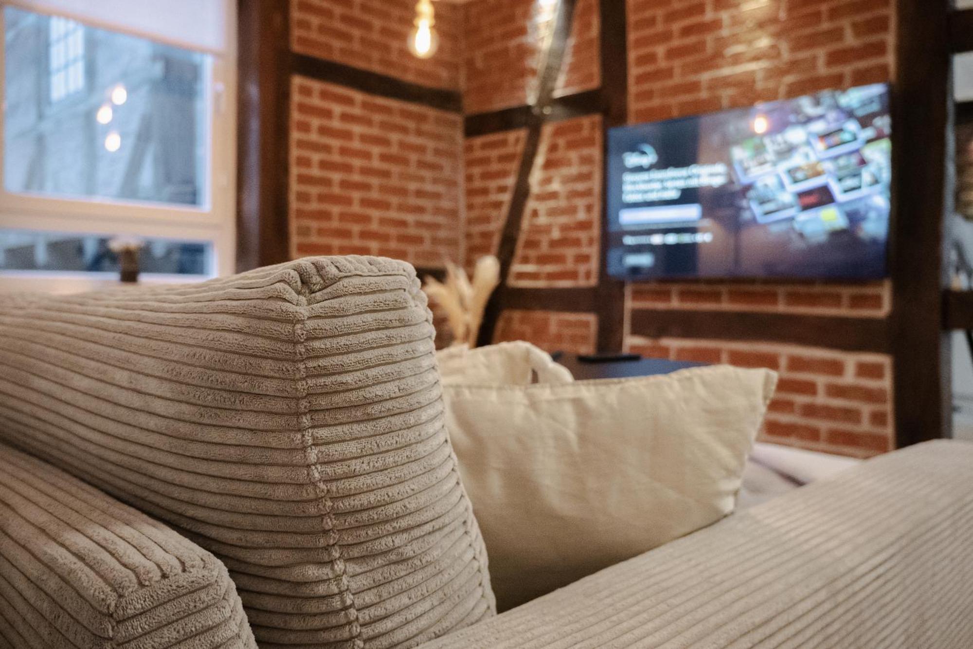 Jasta Homes Altstadt, Zentral, Ueberdachter Parkplatz, Netflix, Vollausstattung, Loft, Modern Und Komfort Hamelin Eksteriør bilde
