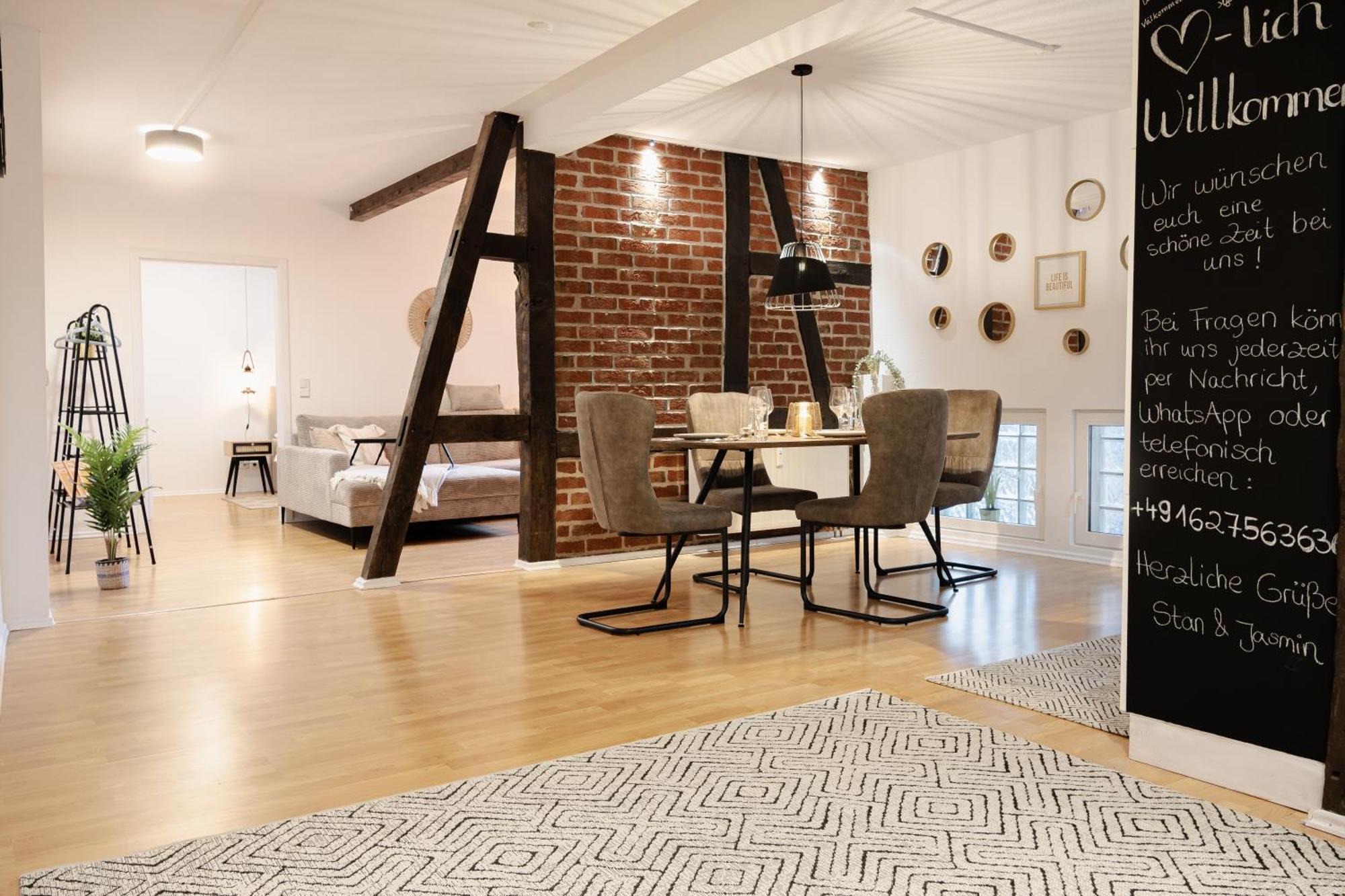 Jasta Homes Altstadt, Zentral, Ueberdachter Parkplatz, Netflix, Vollausstattung, Loft, Modern Und Komfort Hamelin Eksteriør bilde